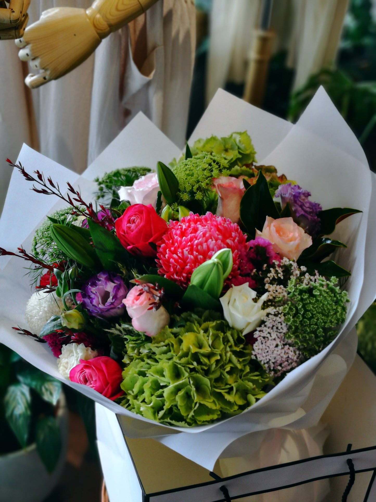 Large bright bouquet(round shape)